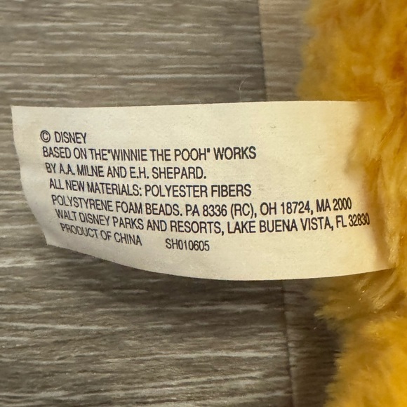 Winnie The Pooh Bear Walt Disney World Plush 11” Pre-Owned great Condition - Picture 7 of 8